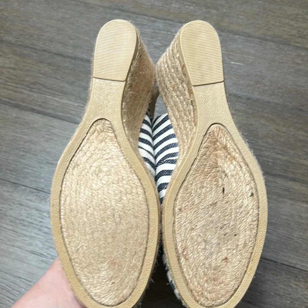 G.H. Bass Women's‎ Emilie Navy/White Stripe Espadrilles Rope Wedge closed toe 11